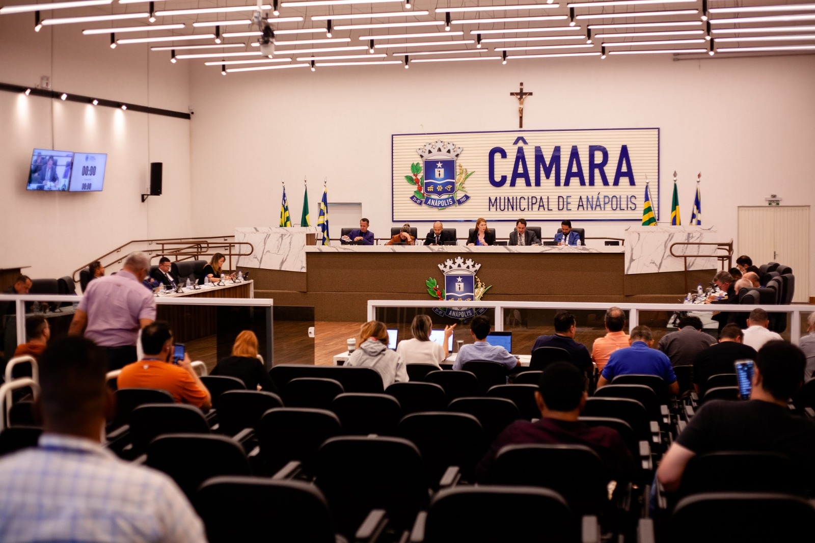 multa a proprietarios que não limpam lotes em anapolis