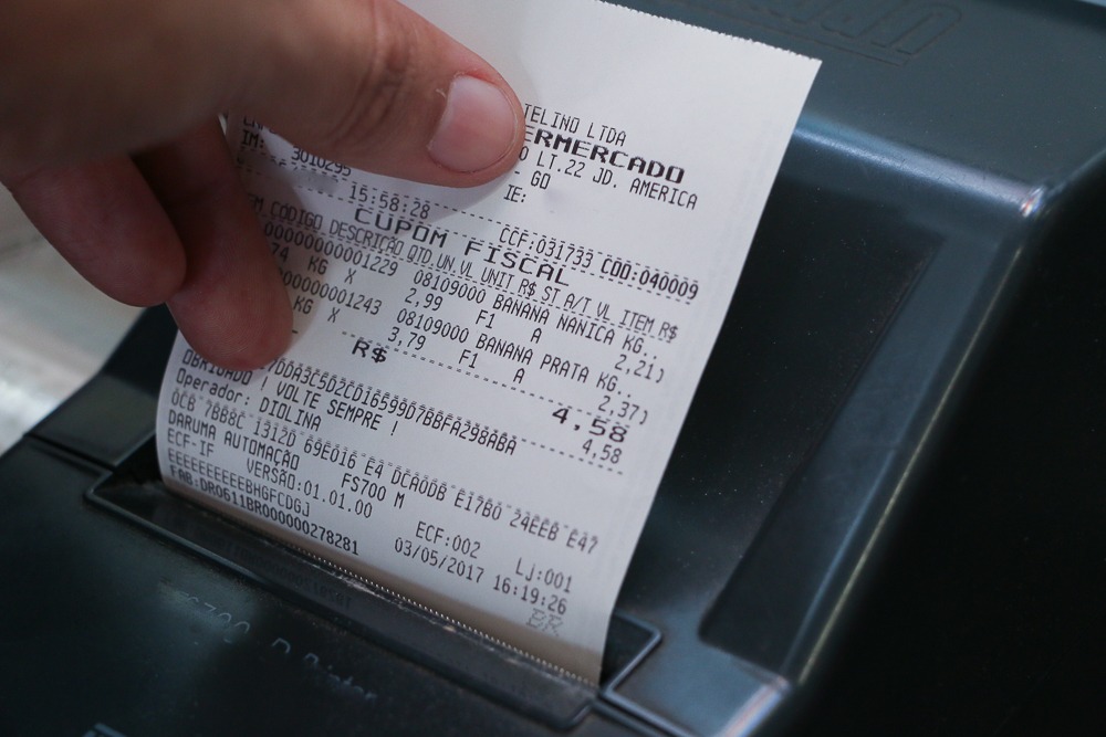 O programa acumula pontos ao pedir CPF nas compras e concorrer a prêmios mensais de até R$ 50 mil.
