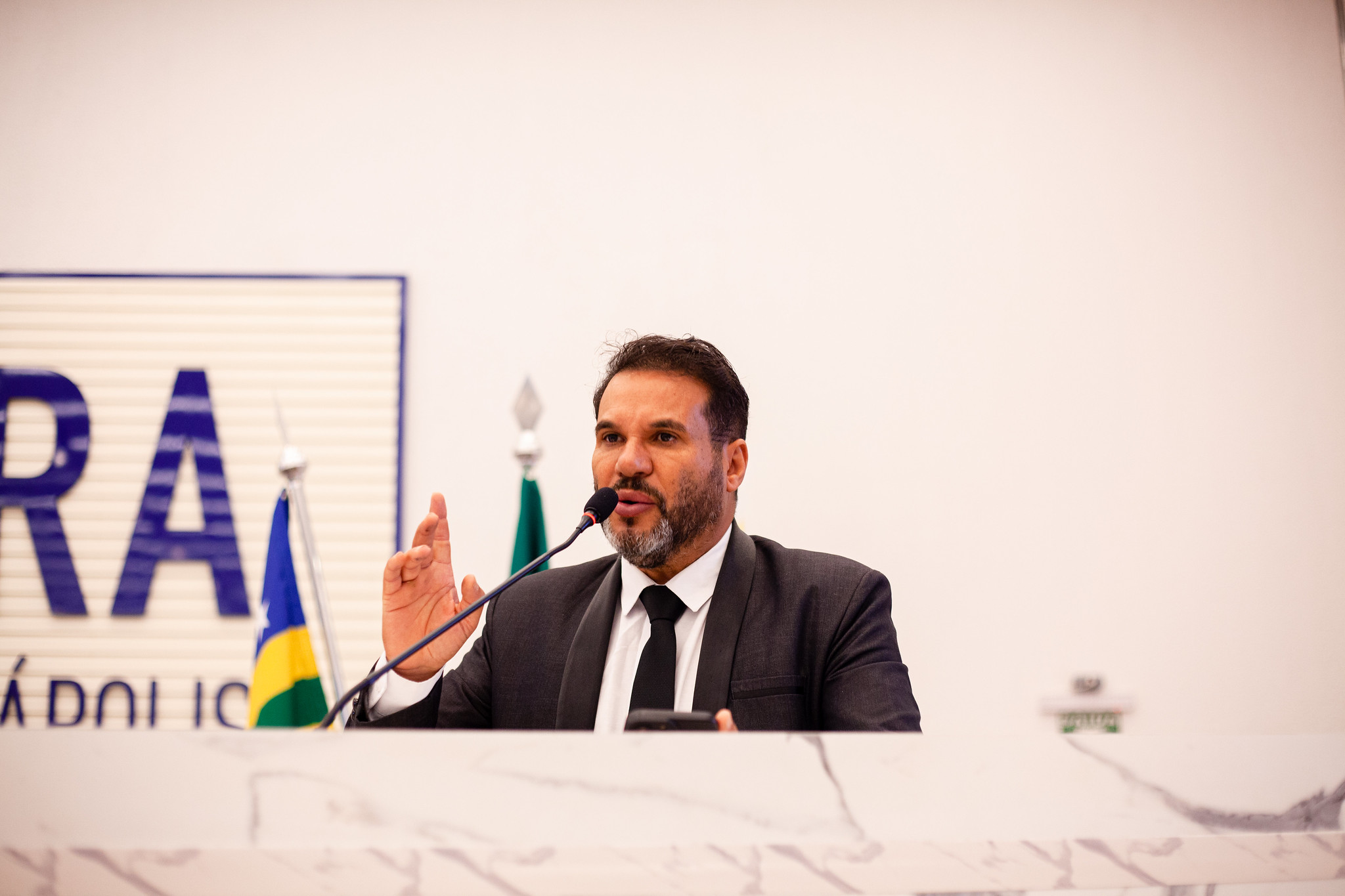 Domingos Paula volta a cobrar inauguração do Hospital Municipal Georges Hajjar
