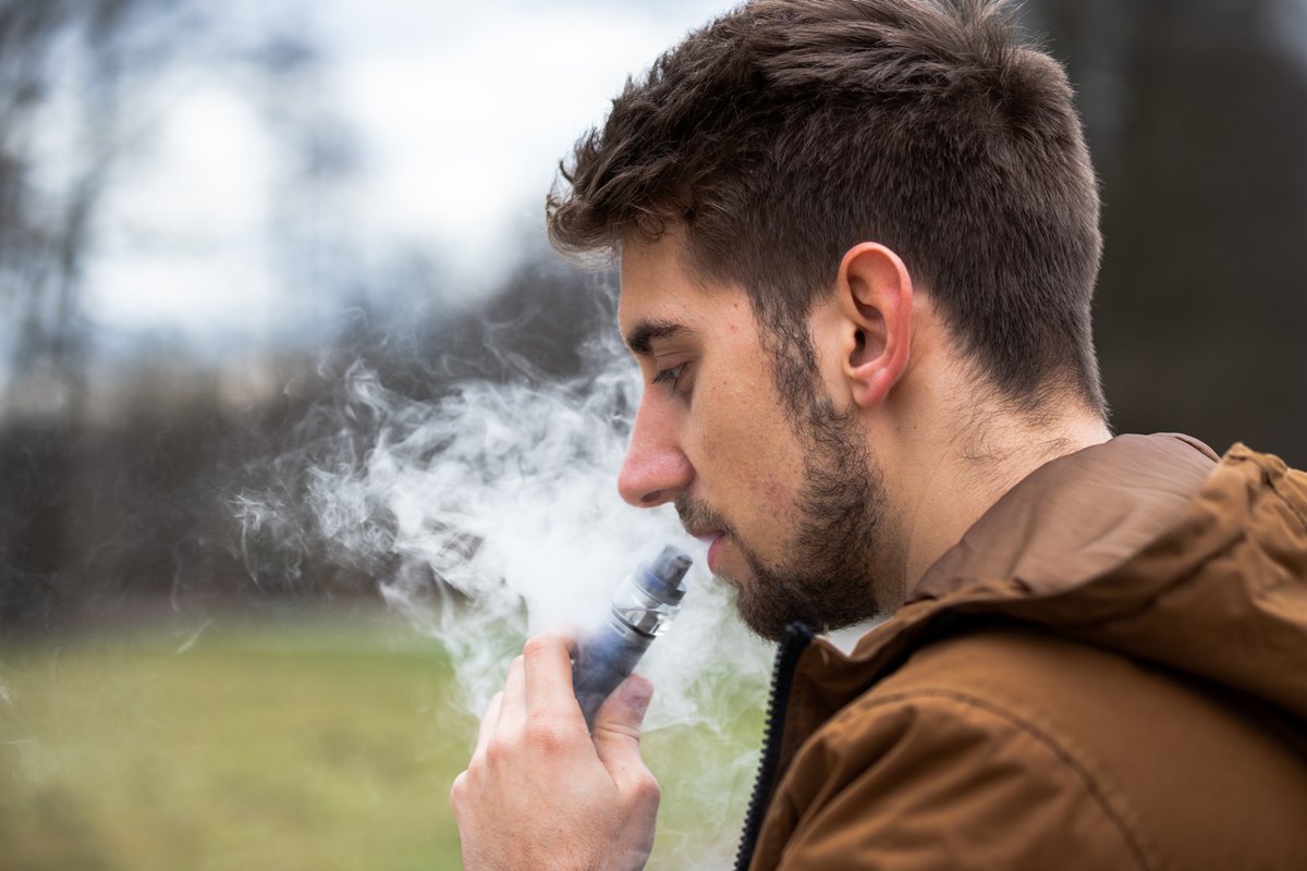Narguilés e cigarros eletrônicos poderão ser proibidos em ambientes coletivos de Anápolis