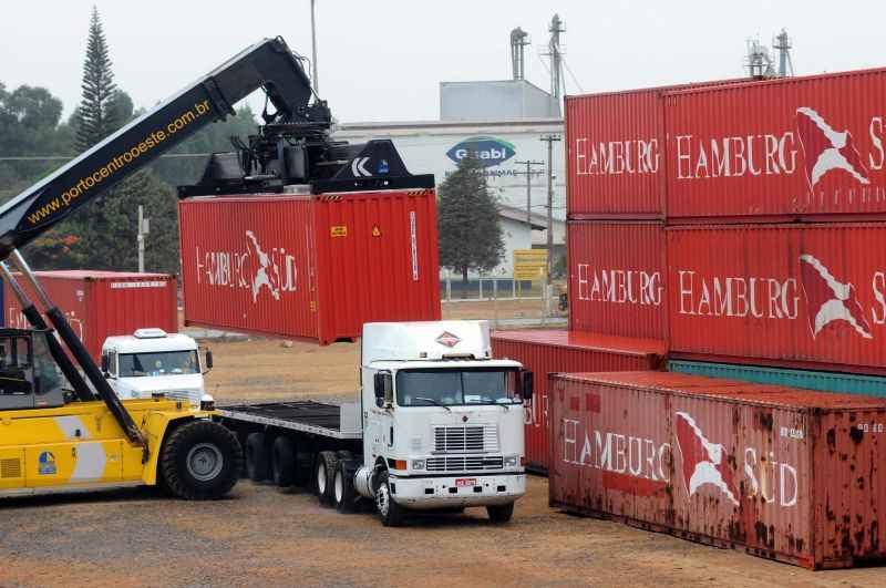 Novo porto seco em Anápolis é barrado pela Receita Federal; entenda