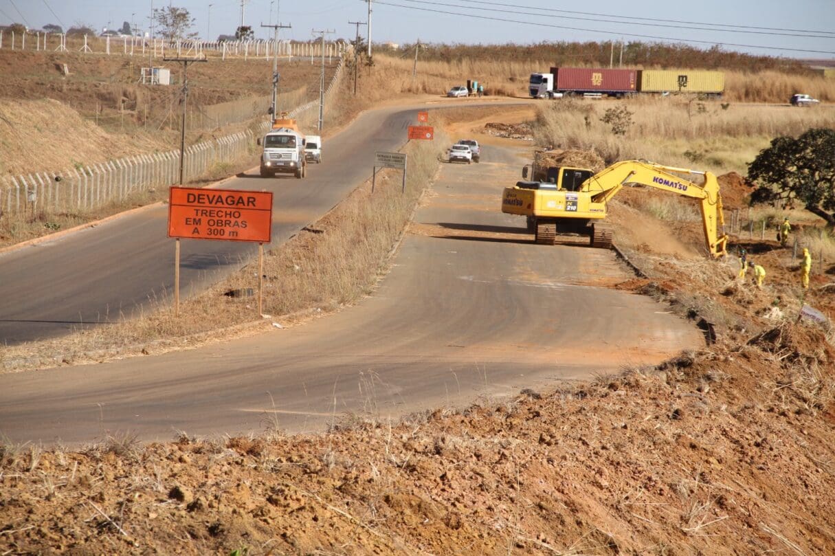 Contorno viário de Anápolis segue parado e preocupa setor logístico