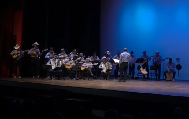 Orquestra de Violeiros encanta público na Quarta Cultural