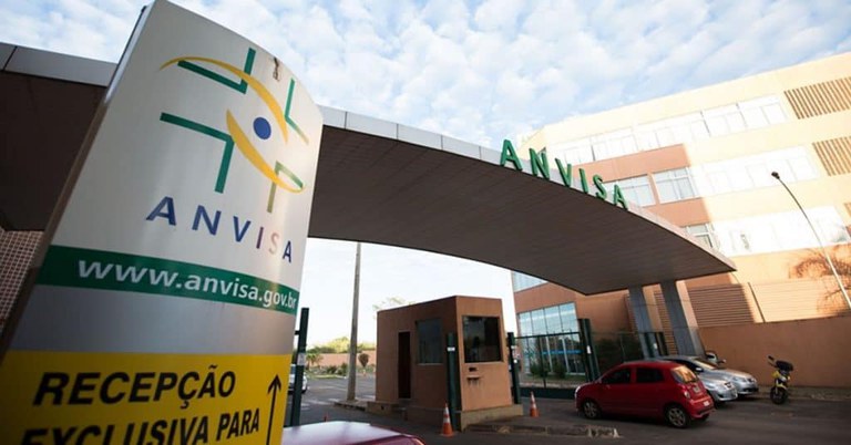 anvisa interdita pasta dental colgate