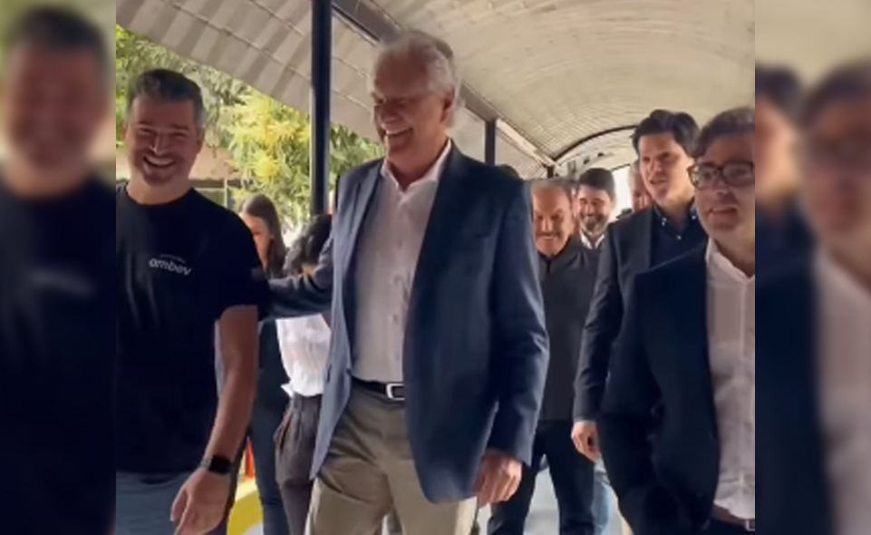 Caiado entrega escrituras no DAIA e prestigia anúncio de investimento da Ambev em Anápolis