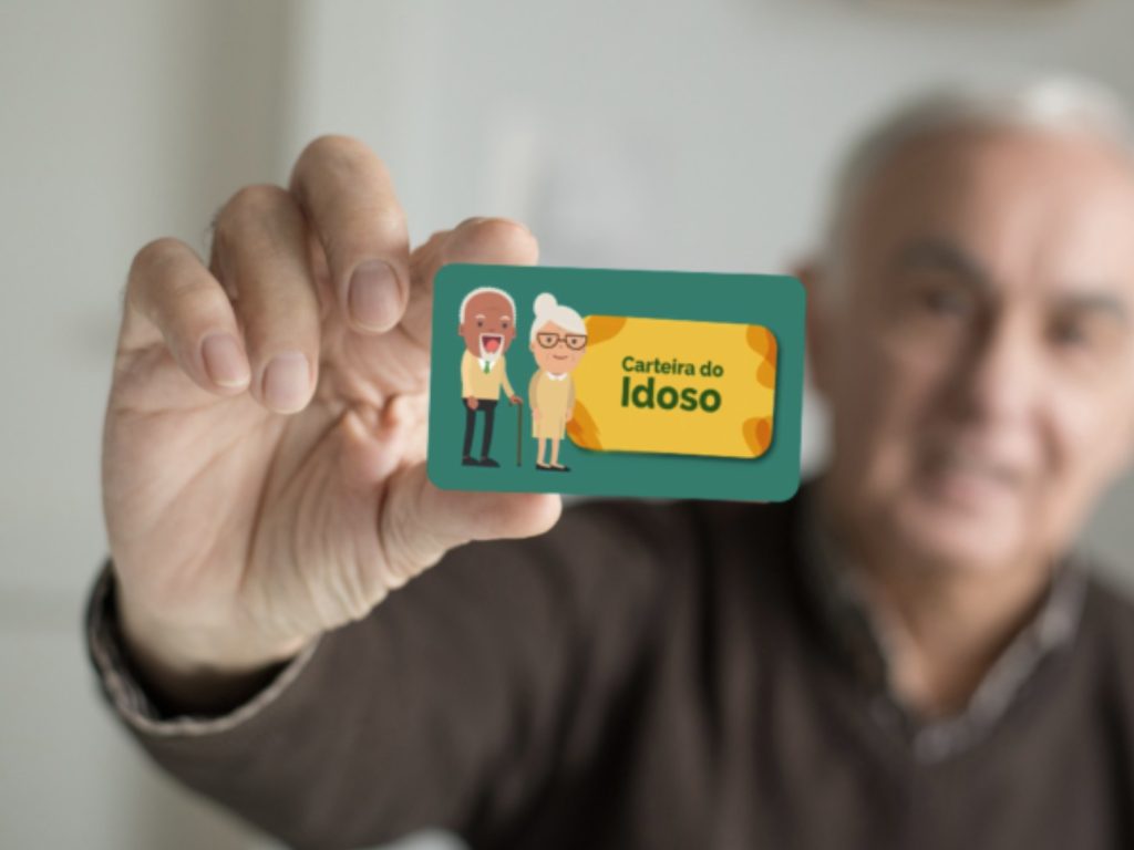 Carteira do Idoso em Anápolis garante transporte interestadual gratuito ou com desconto; saiba como fazer
