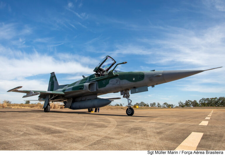 Incidente com aeronave F-5M é registrado durante exercício da FAB
