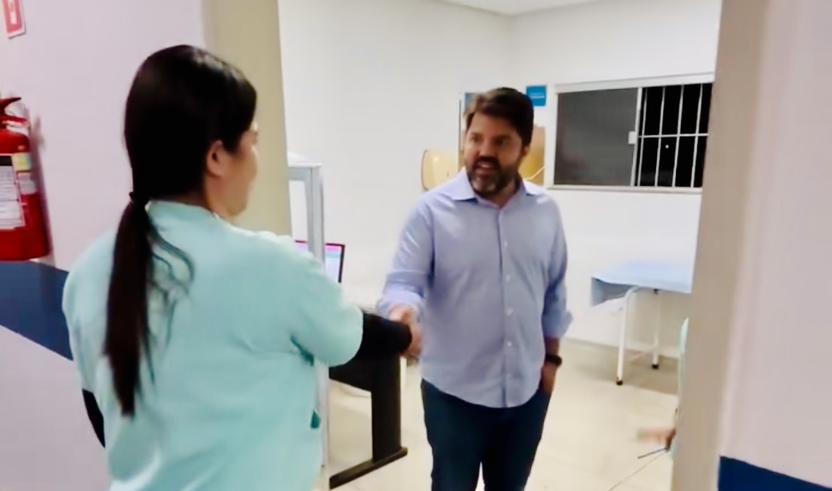 Prefeito Márcio Corrêa destaca rapidez no atendimento e importância da nova unidade para desafogar a UPA da Vila Esperança.