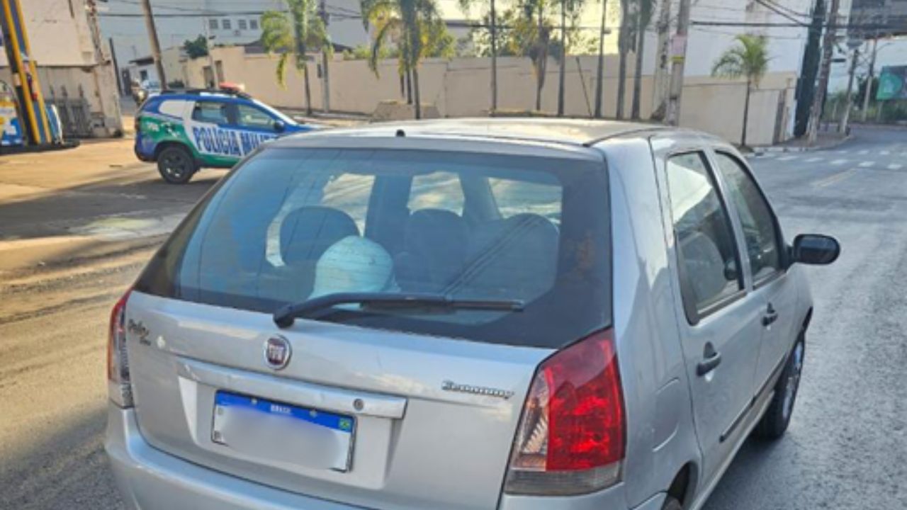 Motorista bêbado é preso após dormir no volante em frente a viatura da PM em Anápolis