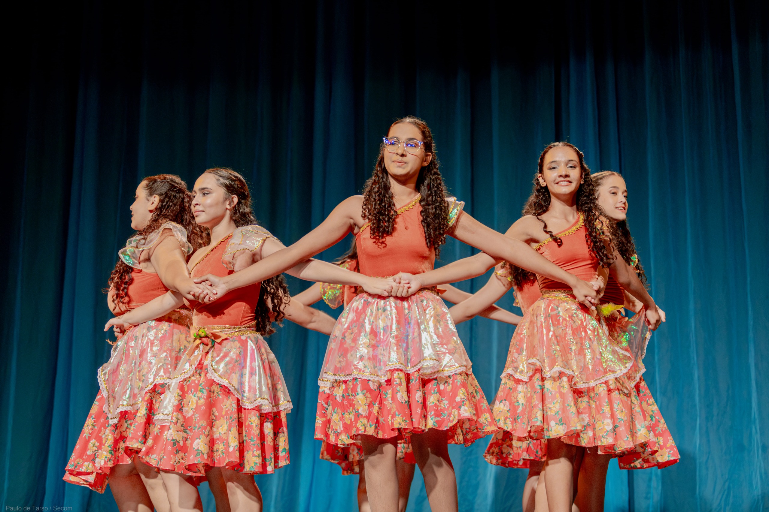 Quarta Cultural celebra festas juninas com espetáculo gratuito da Escola de Dança no Teatro Municipal