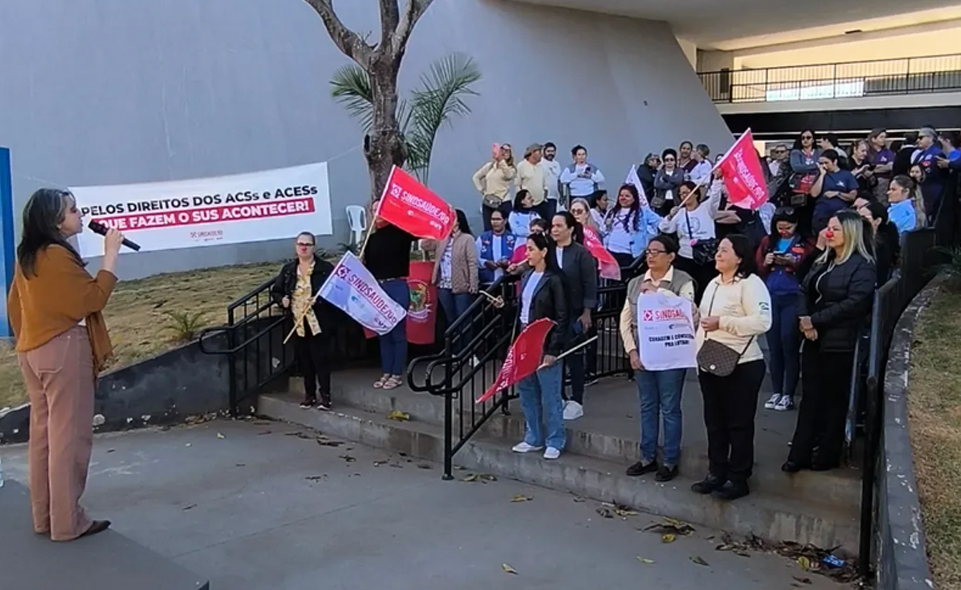 Agentes de saúde em Anápolis cobram resposta sobre piso salarial e podem iniciar greve em julho