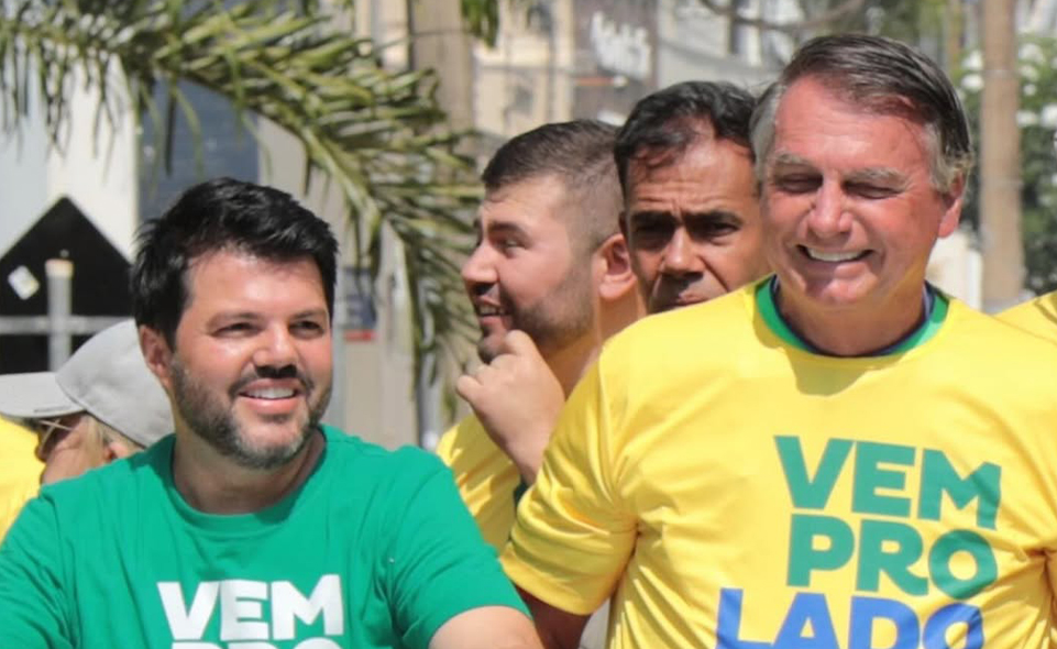 Márcio Corrêa se posiciona e defende Bolsonaro, após operação da PF Permaneça firme, Presidente