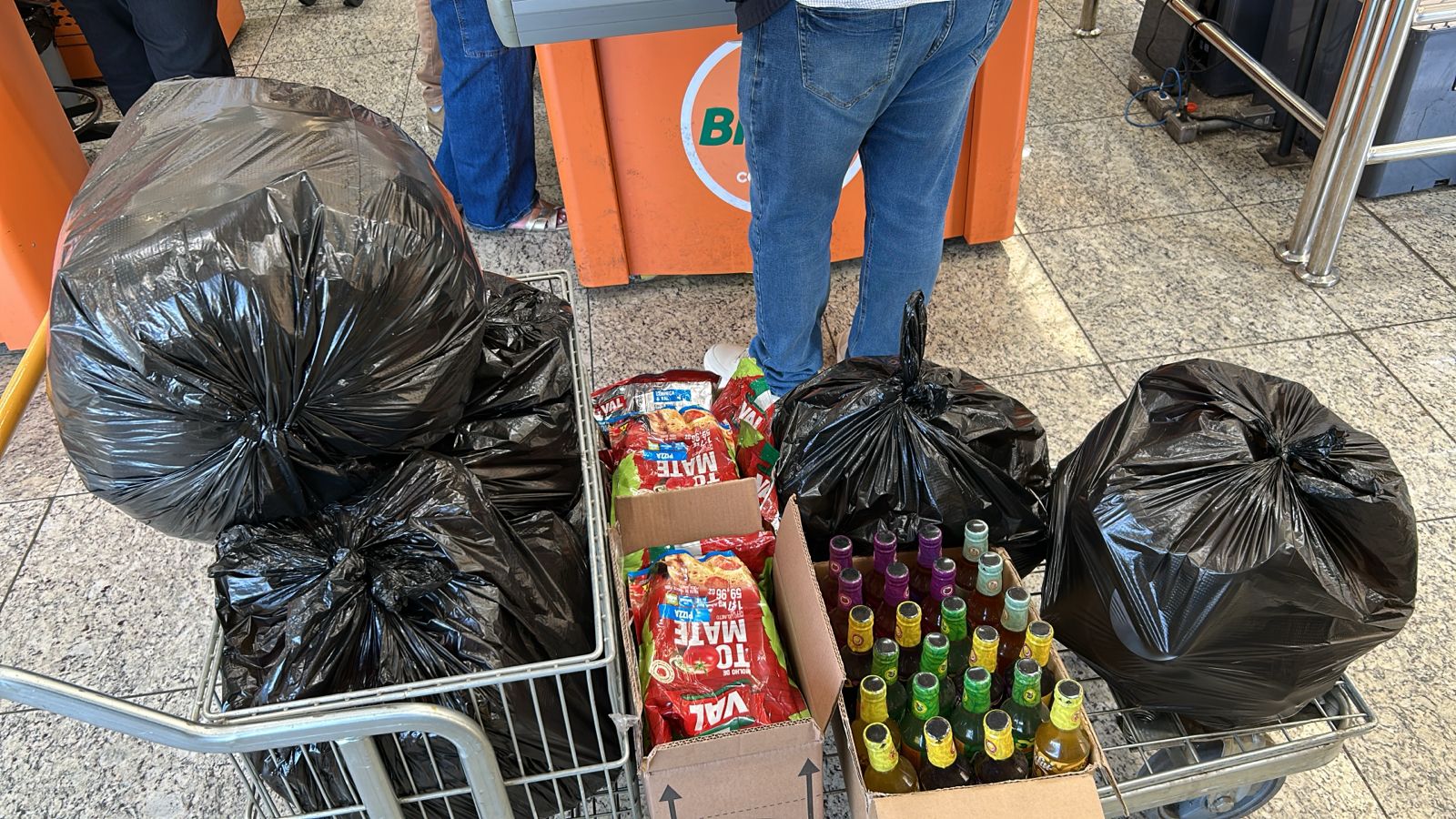Procon Anápolis apreende 150 kg de alimentos vencidos em nova etapa da Operação “Olho na Validade”