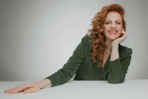 Escritora e ativista pela erradicação da violência sexual Sheylli Caleffi, lembra que “algo que é bacana, até sagrado para muita gente, é erotizado por outras pessoas". Foto: Helton Nobrega/Divulgação