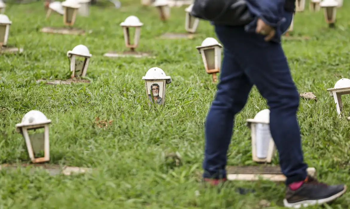 Brasileiros não resgatam de R$ 10 mil a R$ 50 mil de parentes mortosMarcelo Camargo/Agência Brasil