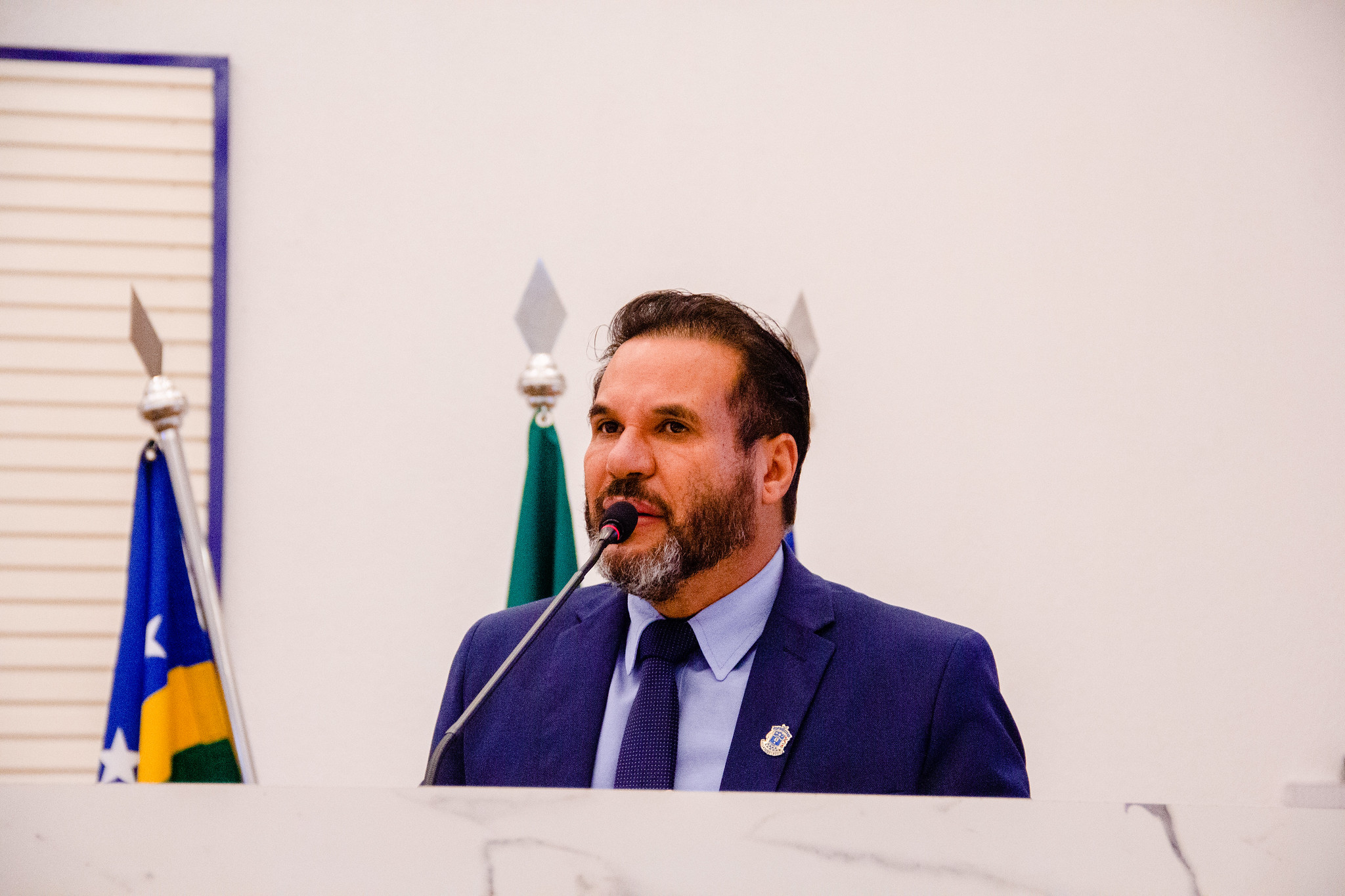 Durante sessão na Câmara, Domingos critíca Márcio Corrêa sobre fechamento do Centro Pop; entenda