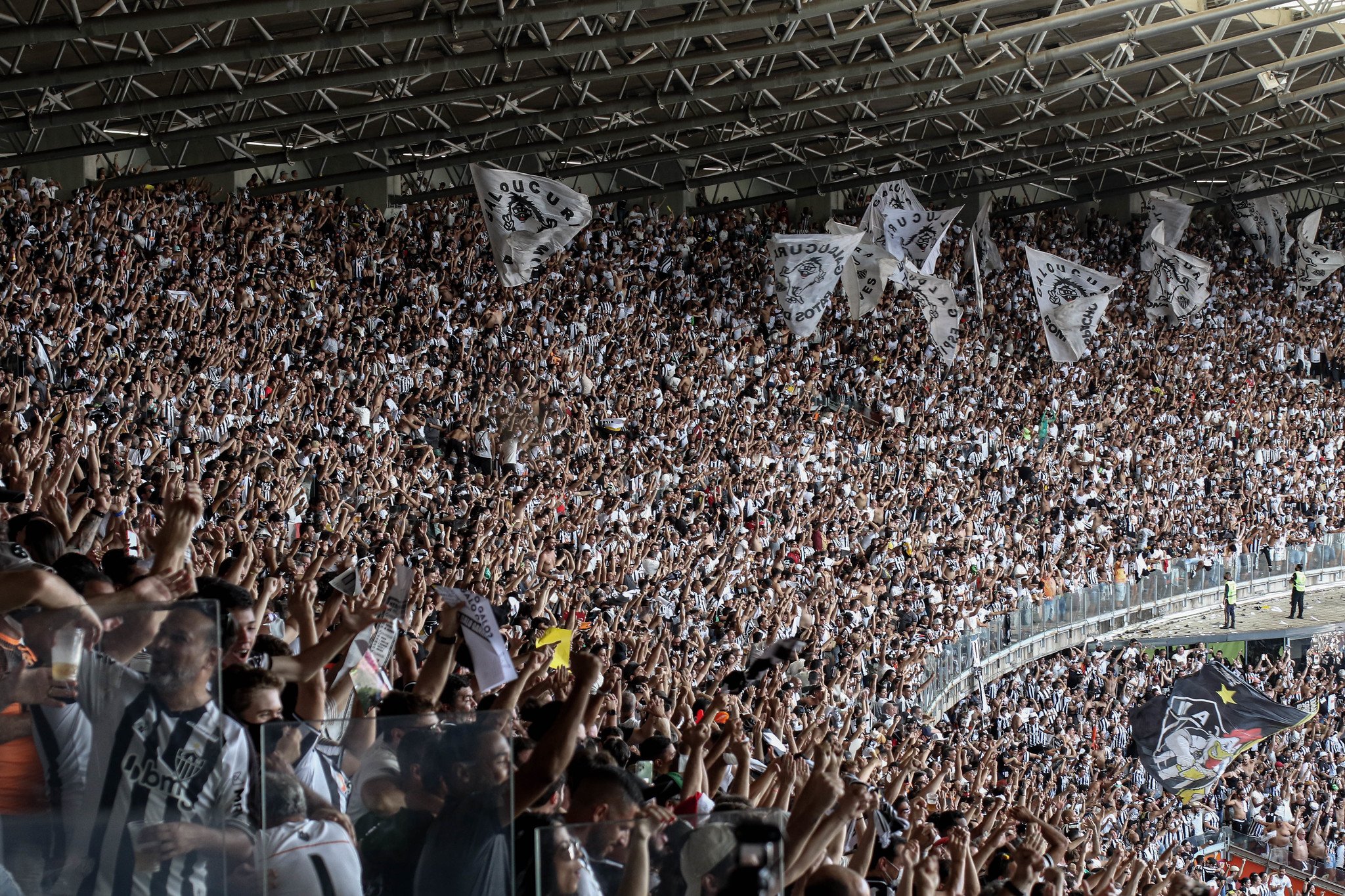torcida em estádio