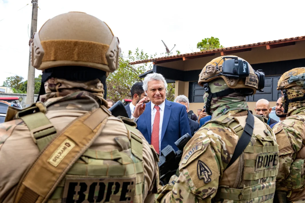 Caiado oferece apoio ao Rio após operação mais letal da história e cobra ação nacional contra o crime organizado