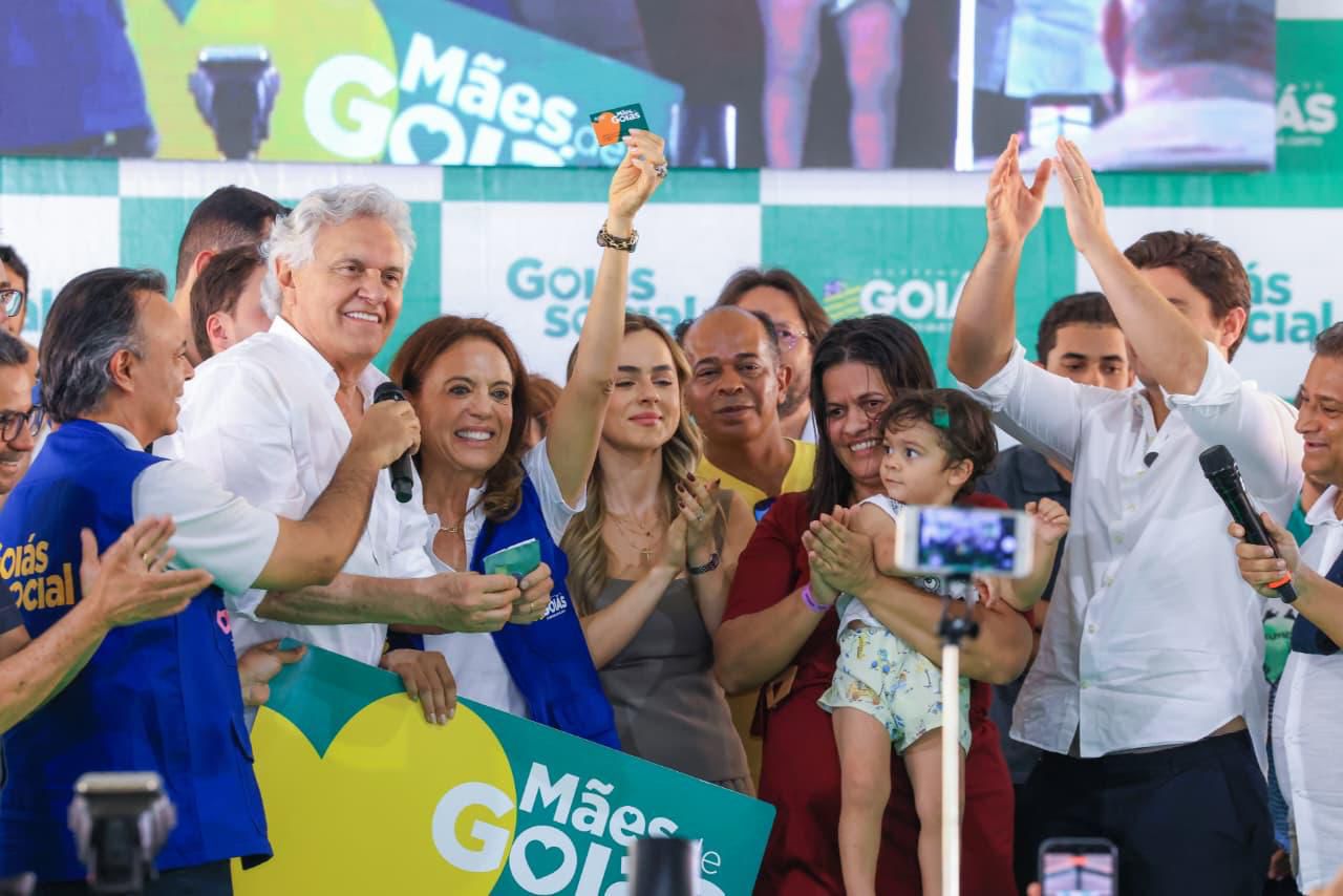 Caiado e Gracinha abrem Goiás Social em Luziânia com entrega de benefícios e oferta de serviços