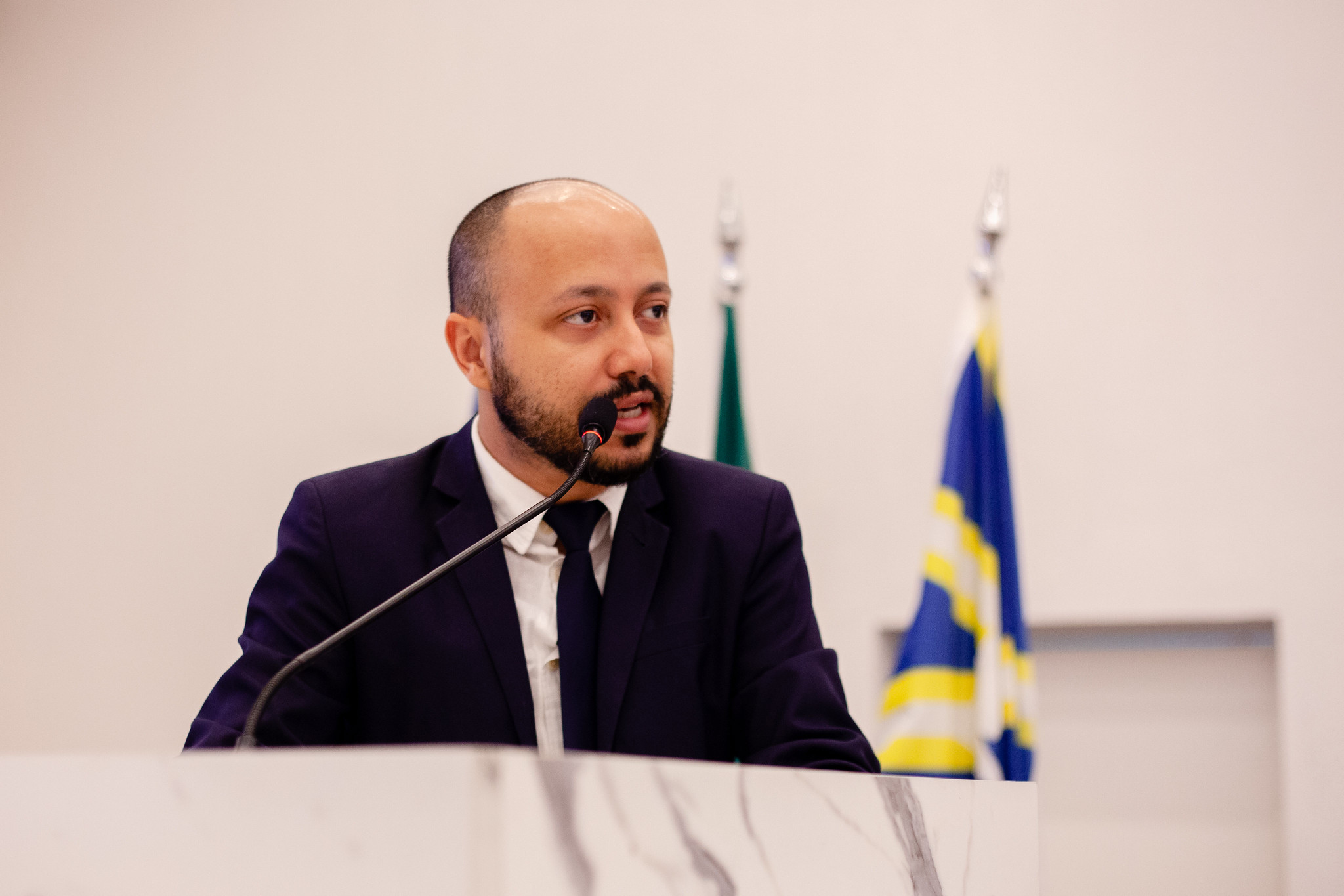 Professor Marcos defende retorno da carga horária por hora-aula para profissionais da rede municipal
