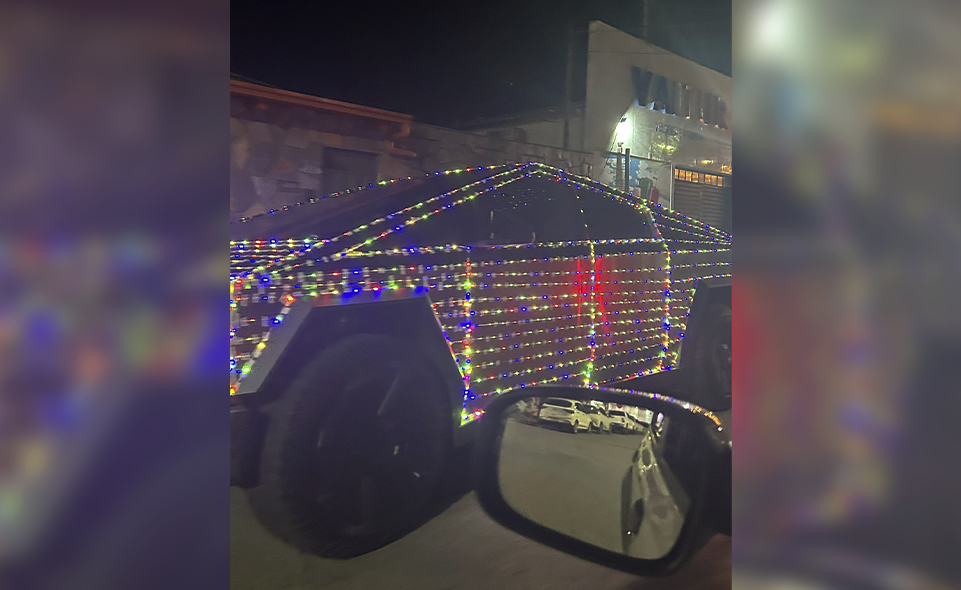 Internauta registra Cyber Truck, “tanque do Elon Musk”, enfeitada com luzes de Natal em Anápolis; vídeo
