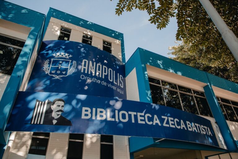 Biblioteca Municipal Zeca Batista cruso de inglês anápolis