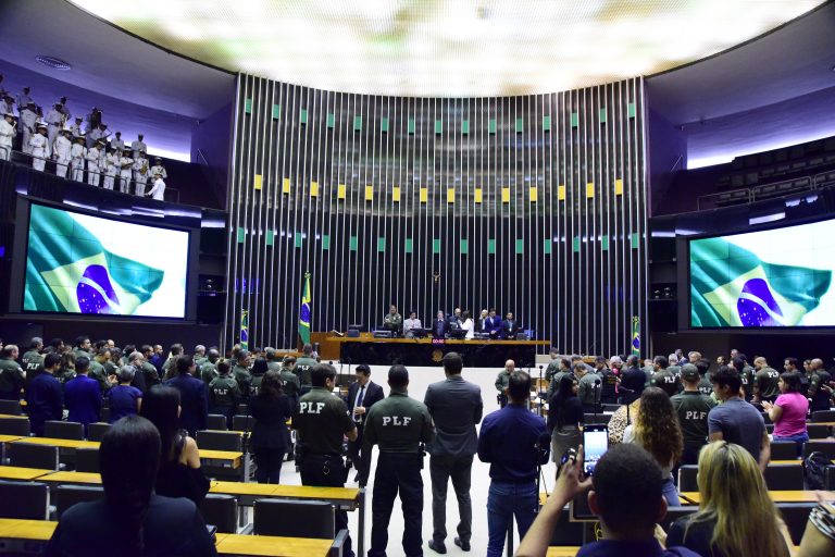 A remuneração inicial é de R$ 21.328,08 incluindo adicional de periculosidade -Cleia Viana/Câmara dos Deputados