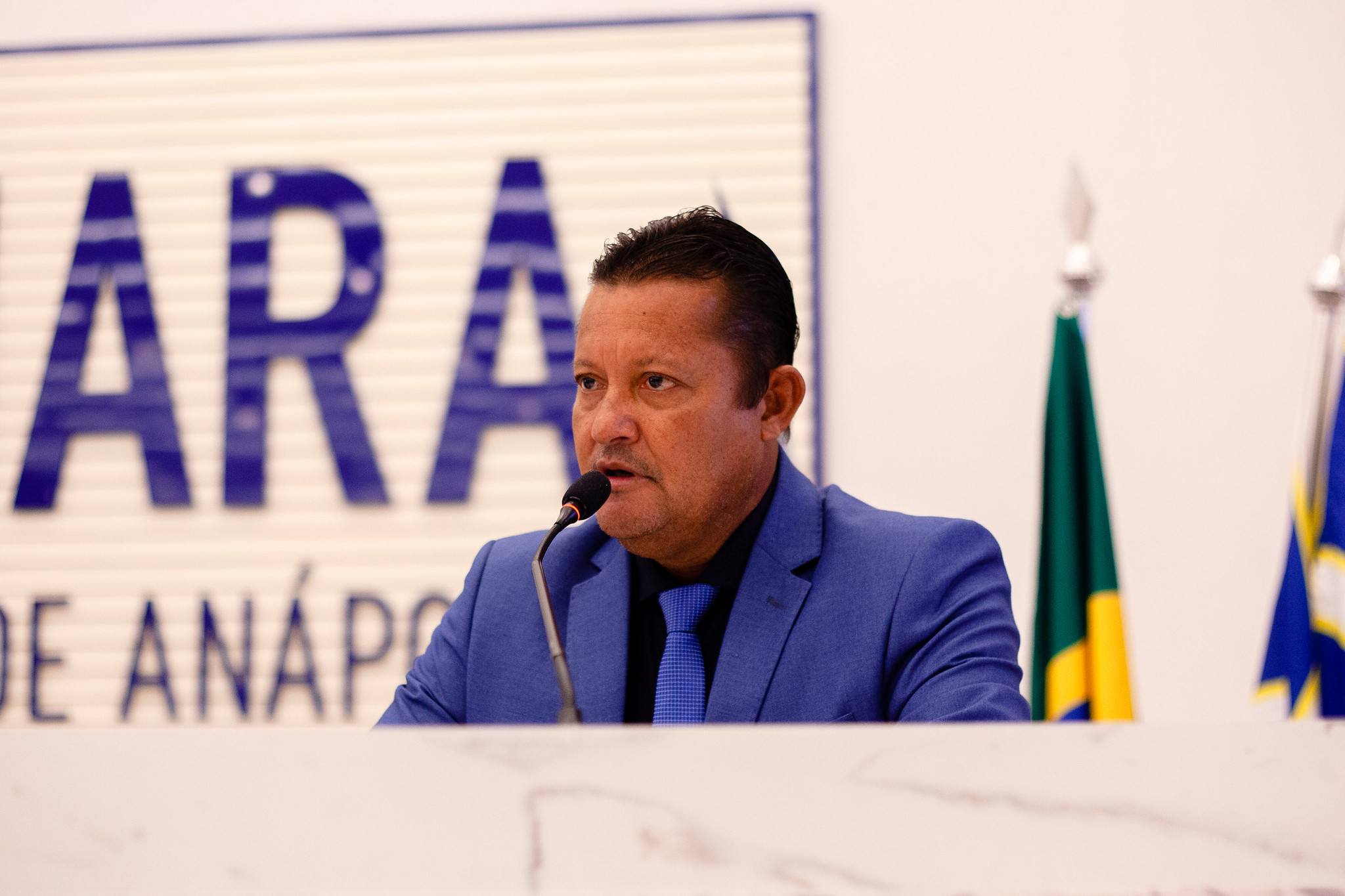 Leitão do Sindicato critica Equatorial por falta de poda de árvores em Anápolis