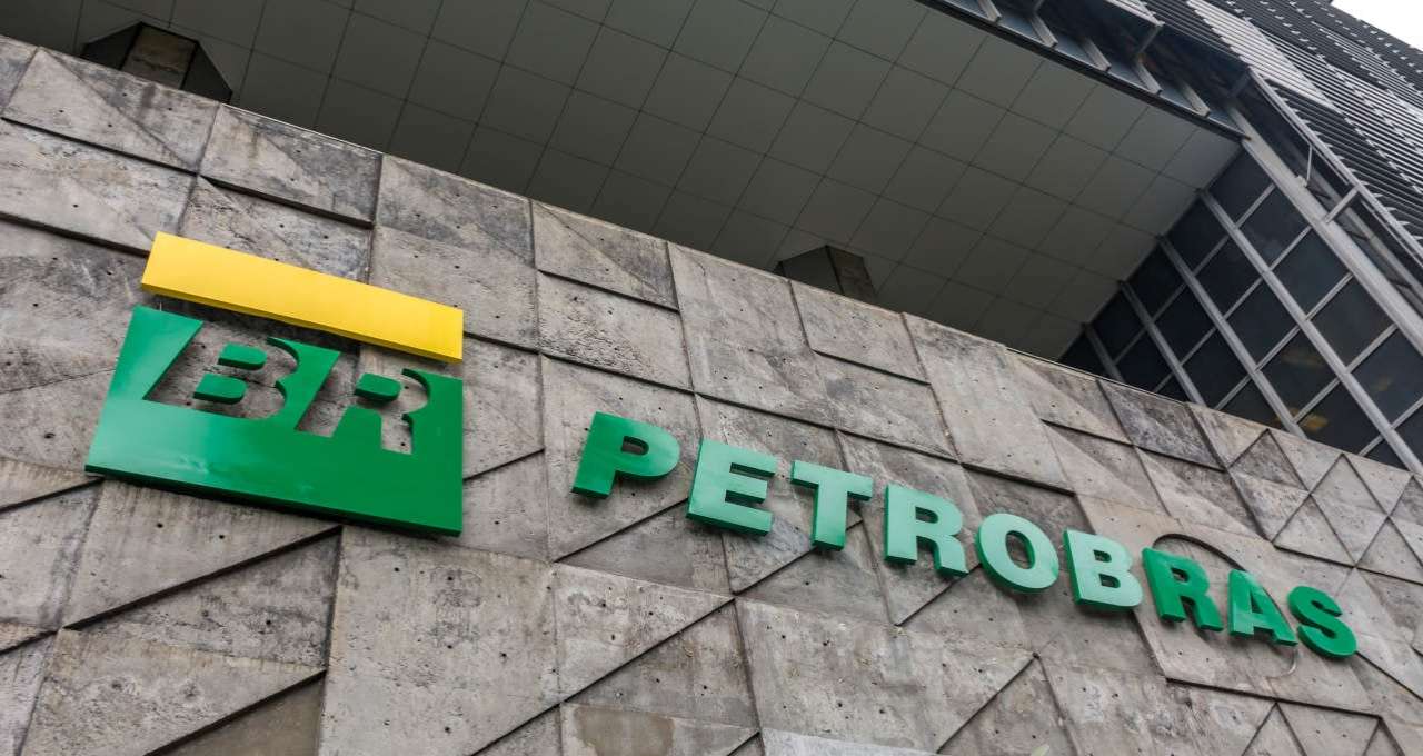 Petrobras anuncia novo concurso público com 1.100 vagas e salários de até R$ 10 mil
